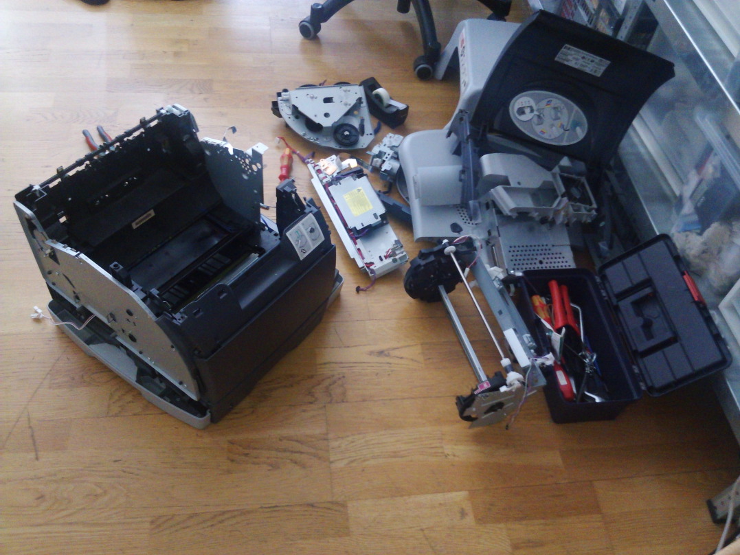 hp color laserjet 2550N, disassembled
